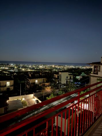Appartamento Panoramico con Lastrico Solare – Tufo di Minturno