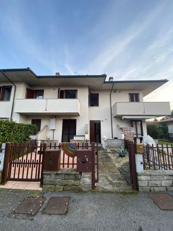 ELEGANTE VILLETTA A SCHIERA A PALAZZOLO SULL` OGLIO!!!