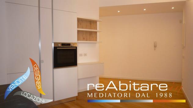 Elegante ed ampio TRILOCALE con arredi e finiture di pregio - Foto 3