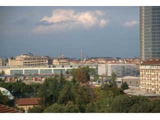 Alloggio con due camere da letto vicino metro Bengasi