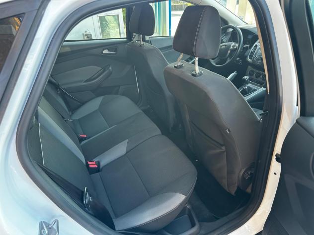 Ford Focus 1.6 TDCi 115 CV Titanium - Foto 9