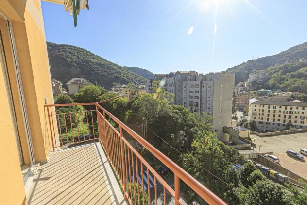 Pentalocale in vendita a Genova