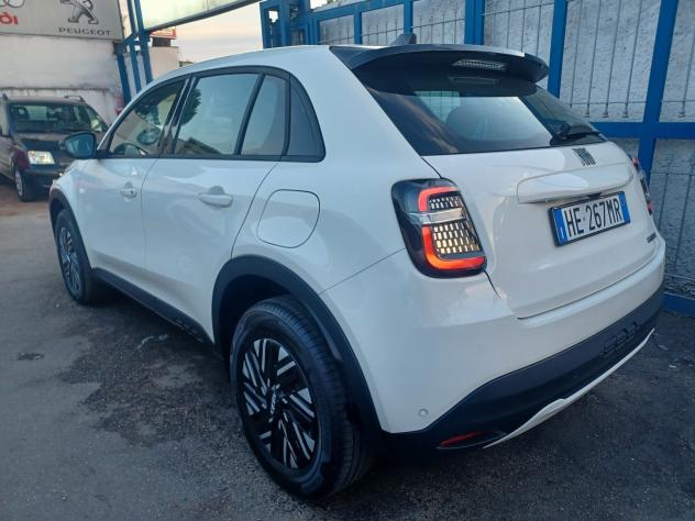Fiat 600 Hybrid 110 CV DCT La Prima KM 0 - Foto 3