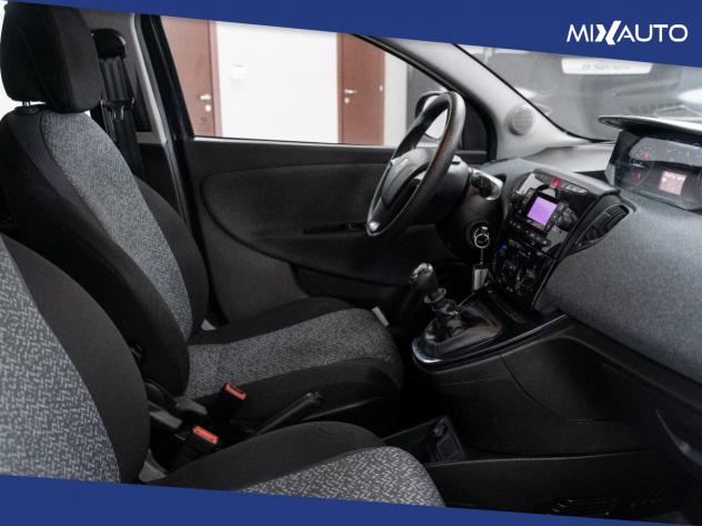 Lancia Ypsilon 1.0 Firefly Hybrid Silver 70CV 5 Porte - Foto 13