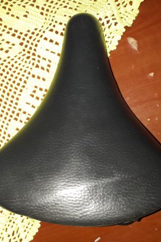 Vendo sella nera per bici da passeggio modello anni 2000/05,universale - Foto 4