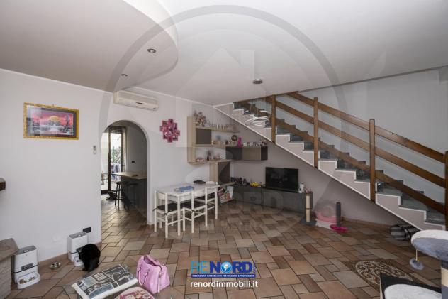RIF. CC6246 - GERENZAGO - Bifamiliare di 5 locali e doppi servizi. Box doppio e giardino. - Foto 11
