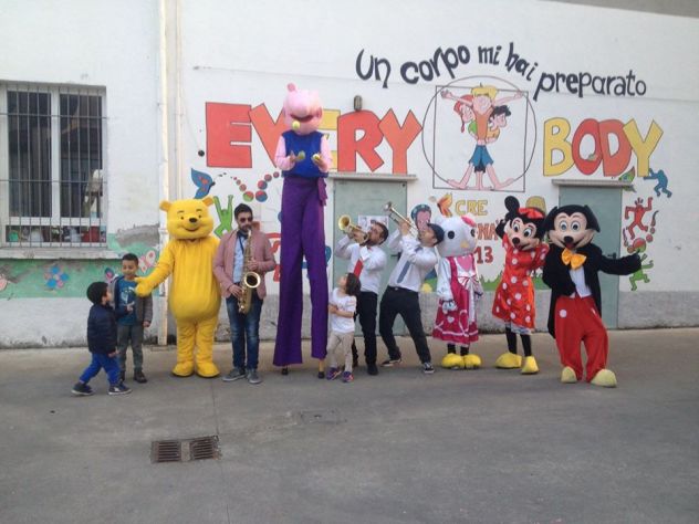 parata fantasy show con mascotte e artisti 3478497587