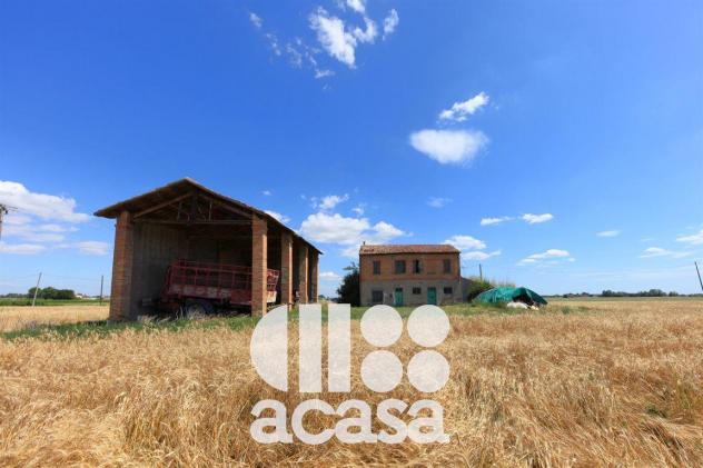 CASA COLONICA NON VINCOLATA CON FIENILE