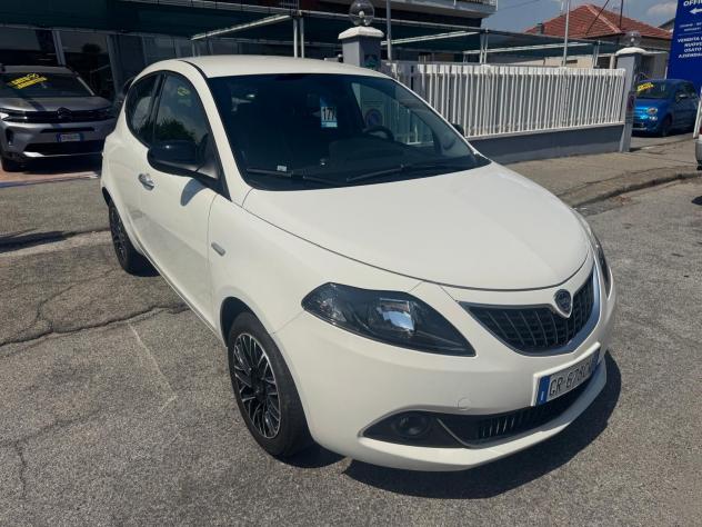 Lancia Ypsilon 1.0 FireFly 70cv Hybrid Alberta Ferretti - Foto 10