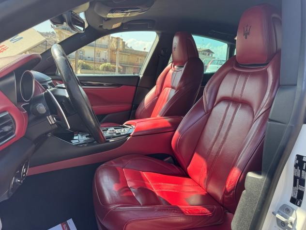 MASERATI LEVANTE 3.0 D V6 250 GRANSPORT IVA ESPOSTA - Foto 8