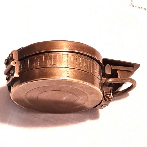 Bussola prismatica militare vintage realizzata in ottone - Foto 2