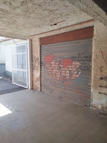 Posto moto o auto in garage coperto