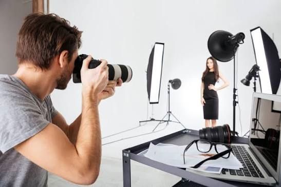 Modelli e Modelle ANCHE CURVY DI prima esperienza cerchiamo a TORINO 21 FINO 52 - Foto 2