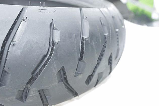 PNEUMATICO SEMINUOVO POSTERIORE PER MOTO MICHELIN ANAKEE III RADIAL 170/60 R17 ANNO 2015 TIRE 95% - Foto 8