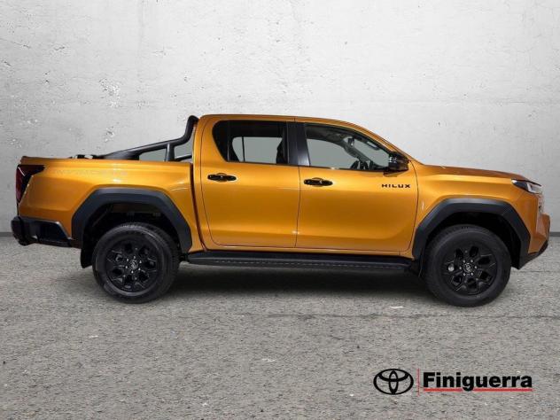 Toyota Hilux 2.8 DIESEL MILD HYBRID 48V 204 CV AUT INVINCIBLE - Foto 5