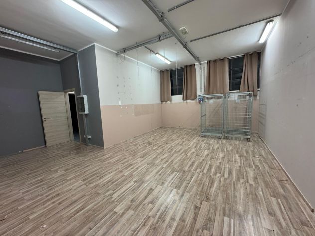 Capannone adatto a deposito/magazzino con uffici a Salsomaggiore T