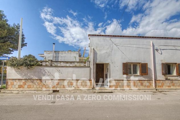 Casa indipendente di 135 m² con 5 locali e box auto in vendita a Maruggio