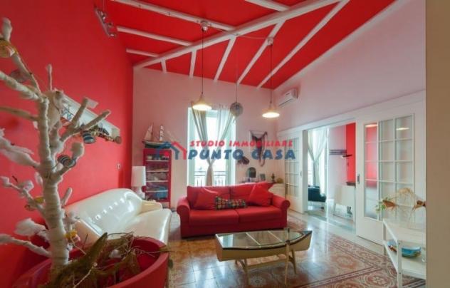 PORTO PESCHERECCIO – Appartamento arredato al 1°p. s/a – 100 mq ca. – Ampio 3 vani + acc. Splendida vista mare, ottimo contesto. Euro 700 CL C