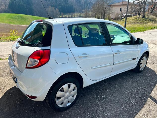 RENAULT Clio 3ª serie Clio 1.2 16V 5 porte Live!