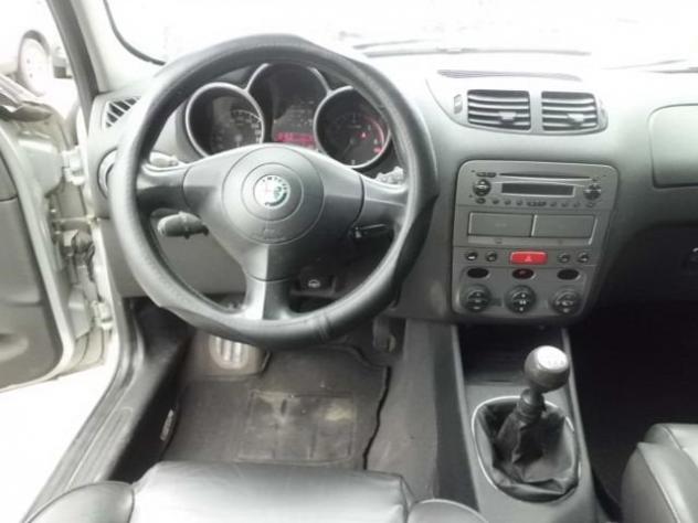 Alfa Romeo 147 1.9 JTD (115 CV) cat 5p. Dist. - Foto 9
