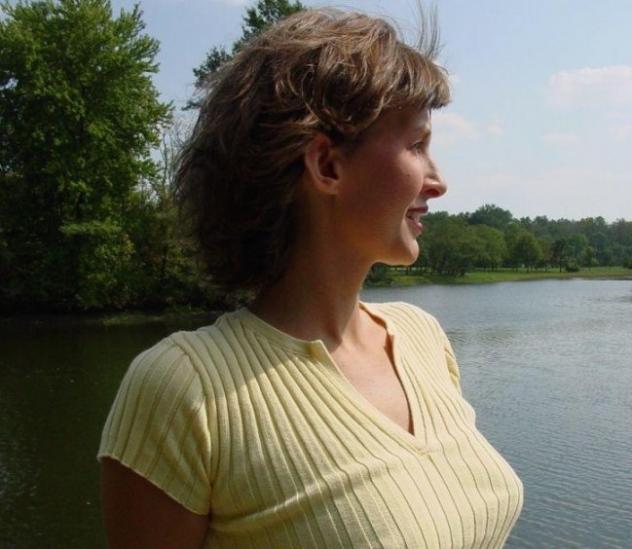Donna di Salice Salentino, 39 anni.  Fisico Normale Tel: