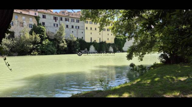 Fossombrone in zona centralissima, riservata e tranquilla proponiamo in vendita casa indipendente cielo-terra con ampia corte esclusiva, una vera oas - Foto 4