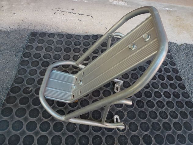 Portapacchi anteriore biciclette: unisex in alluminio perfetto e mai utilizzato. - Foto 2