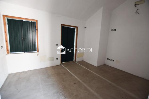BIFAMILIARE di 10 vani e di 250 mq (POVEGLIANO) rif. SW136 - Foto 5