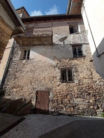 VENDESI A CONIO, FRAZIONE DI BORGOMARO CASA SU TRE PIANI IN PAESE, DA RISTRUTTURARE - Foto 3