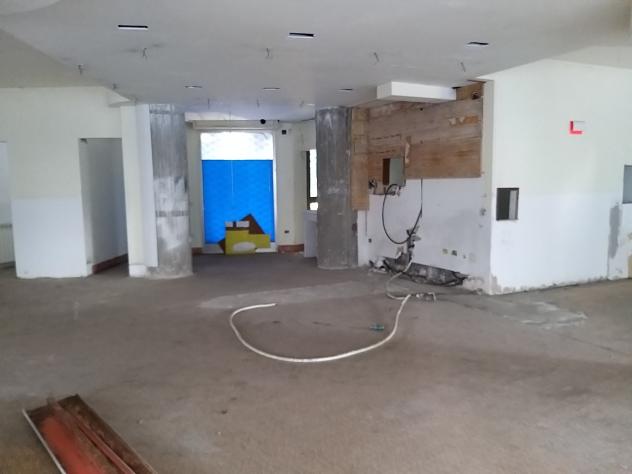 Oltre 3 vetrine in affitto a Perugia - Foto 3
