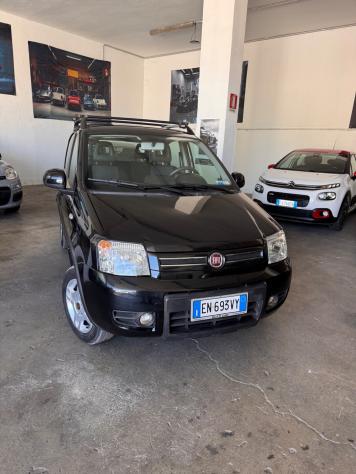 Fiat Panda 1.3 MJT 16V DPF 4x4 Climbing - Foto 2