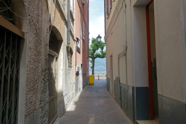 Bellano centro storico trilocale vicino al lago - Foto 8