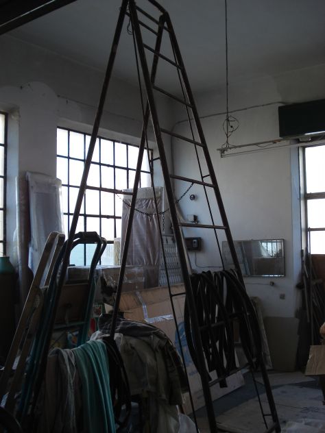 SCALA IN FERRO ALTEZZA METRI 3,30 COSTRUITA DA UN'ARTIGIANO FABBRO SU MISURA. - Foto 7