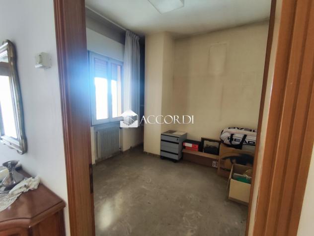 CASA INDIPENDENTE di 6 vani e di 300 mq (VITTORIO VENETO) rif. SM60 - Foto 8
