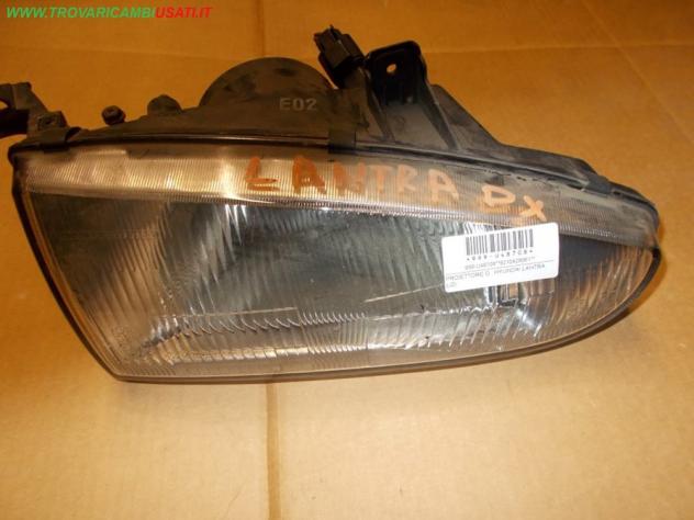 PROIETTORE D. HYUNDAI LANTRA (J2)  Parti elettriche  Fanaleria  Proiettori  Proiettore ant. HYUNDAI - LANTRA - 01-09-1995 - 01-01-2001