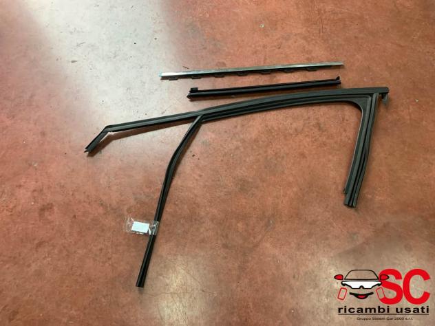 GUARNIZIONE PORTIERA ANTERIORE SINISTRA PEUGEOT 2008 1° Serie 9810970780 (13) - Foto 4