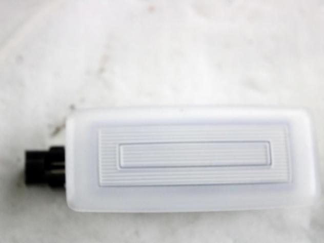 10A947109A PLAFONIERA LUCE INTERNA ABITACOLO VOLKSWAGEN T-ROC 1.0 B 81KW 6M 5P (2023) RICAMBIO USATO