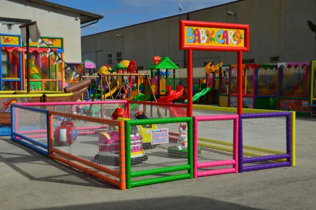 Circuito con Macchinine Elettriche per Bambini - Foto 6