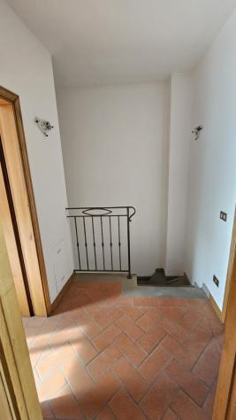 APPARTAMENTO INDIPENDENTE di 4 vani e di 90 mq (CARMIGNANO) rif. L1346 - Foto 15