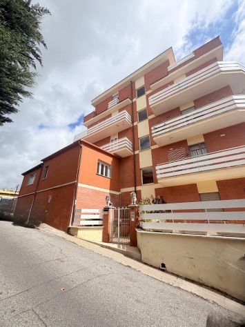 Fidene ampio bilocale con cortile privato