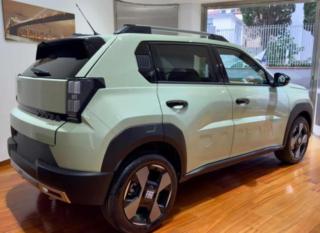 FIAT Grande Panda 1.2 Hybrid 110 CV S&S La Prima uff. Italiana rif. 23735619 - Foto 4