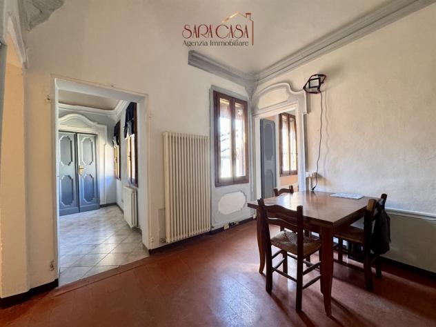 Spazioso appartamento al primo piano in posizione centralissima - Foto 7