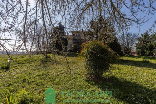 Appartamento di 120 m² con 4 locali e box auto in vendita a Novi di Modena