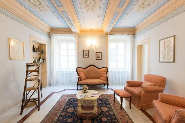 Appartamento in affitto a Massa 280 mq Rif: 1414690