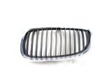 51137157275 MASCHERINA GRIGLIA RENE PARAURTI ANTERIORE LATO SINISTRO BMW SE &hellip;