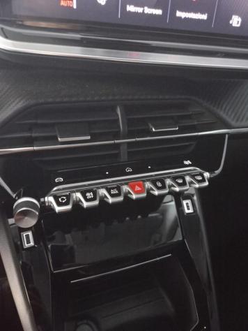PEUGEOT 208 PureTech 100cv 5p. - 2025 - Foto 10
