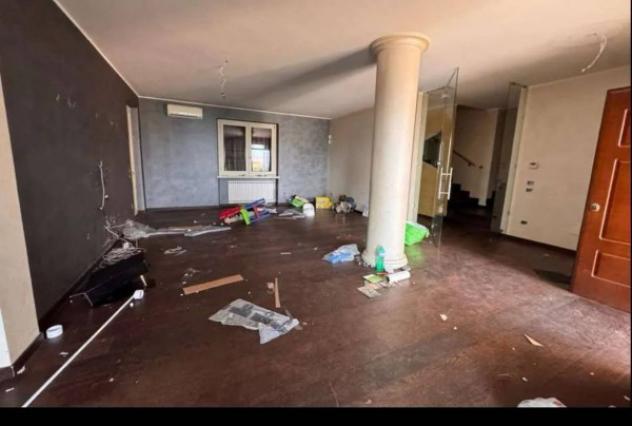 Immobile in asta di 385 m² con più di 5 locali e box auto in vendita a Lavagno - Foto 20