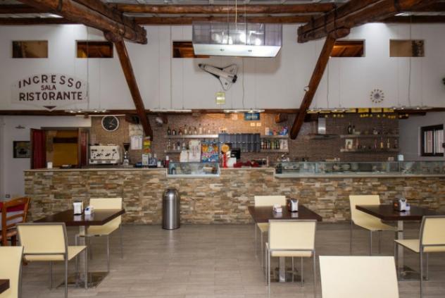 Immobile di 565 m² con più di 5 locali in vendita a Latina