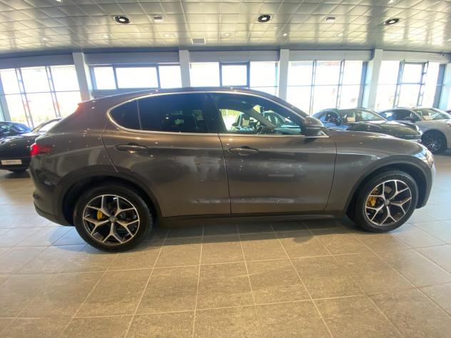 Alfa Romeo Stelvio 2.2 Turbo Diesel 190cv RWD Executive - Foto 2