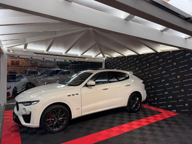 Maserati Levante V6 Diesel 275 CV Q4 Gransport - Foto 4